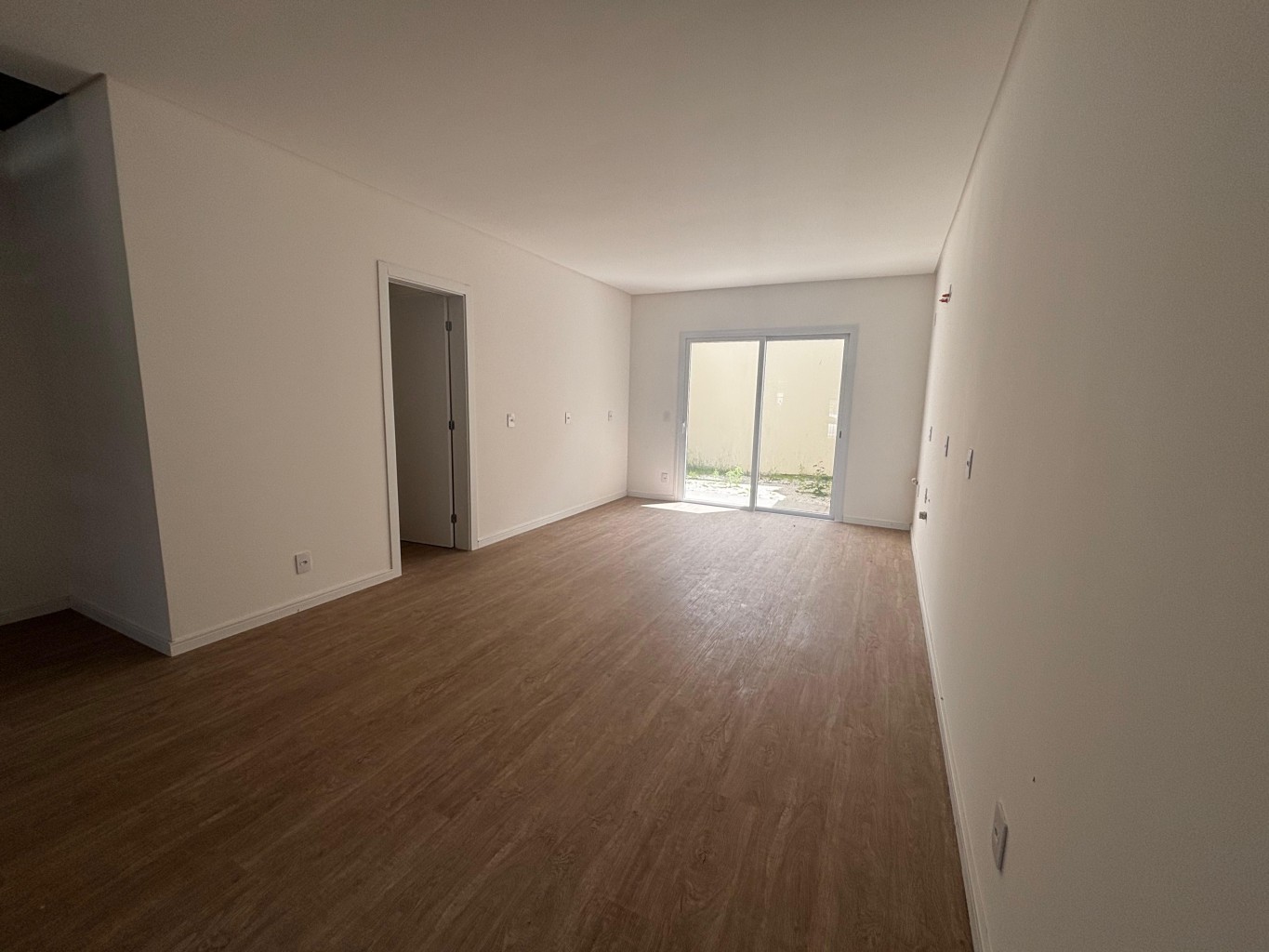 Casa estilo Européia, em rua sem saida, com 3 dormitórios sendo 1 suite, R$: 750.000,00 COD:996 — foto 3