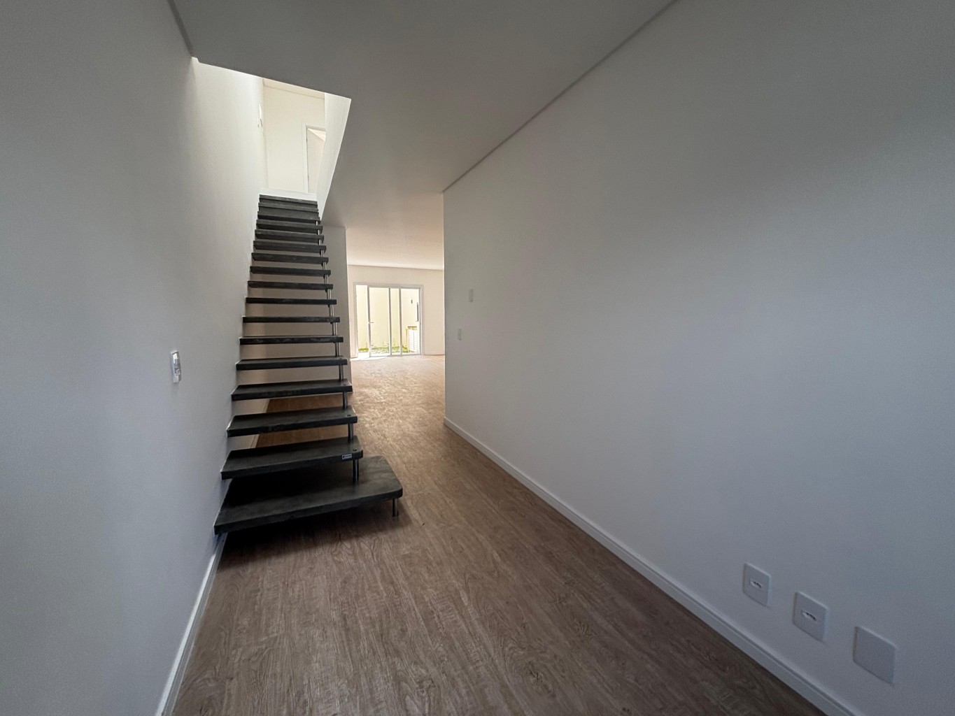 Casa estilo Européia, em rua sem saida, com 3 dormitórios sendo 1 suite, R$: 750.000,00 COD:996 — foto 5