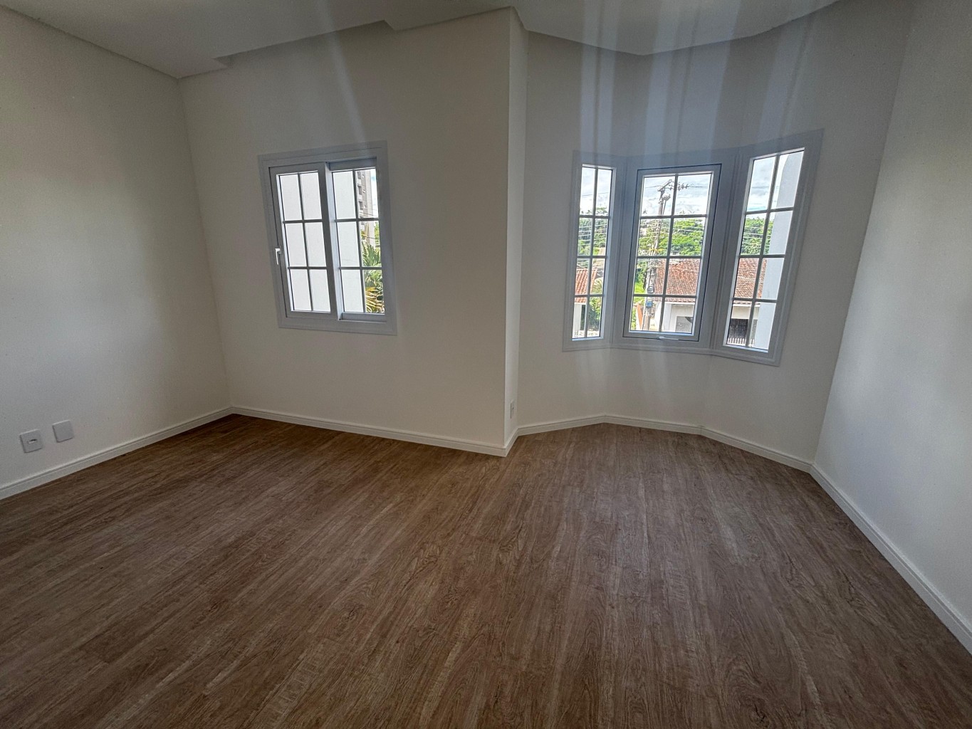 Casa estilo Européia, em rua sem saida, com 3 dormitórios sendo 1 suite, R$: 750.000,00 COD:996 — foto 7