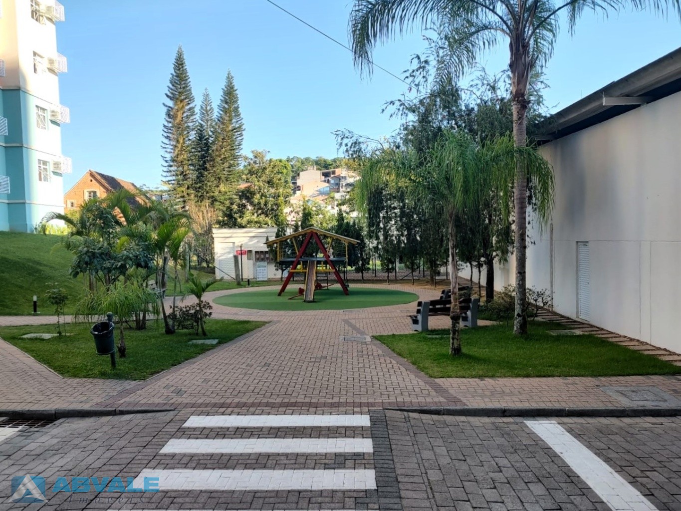 Apartamento de 2 Quartos no Residencial Bosque Cristalli - Itoupava Central. Condomínio Clube com Lazer Completo, Segurança, Vaga Coberta e Pintura Nova. Pronto para Morar! — foto 2