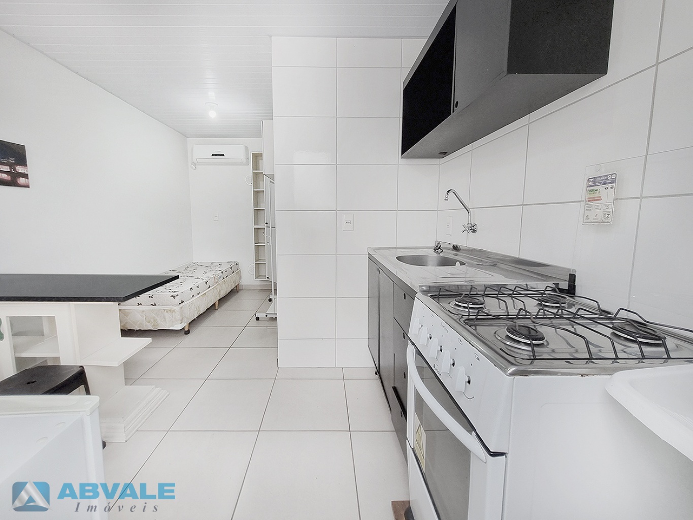 ALUGUEL SEM FIADOR - MOBILIADO quarto/sala - Bairro Fortaleza, — foto 3
