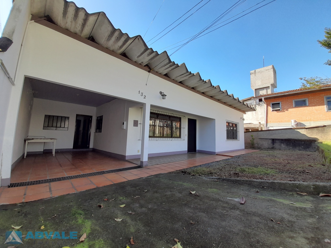 CASA C/ 3 DORMITÓRIOS NO BAIRRO VELHA CENTRAL - IMEDIAÇÕES OMINO HERING — foto 2