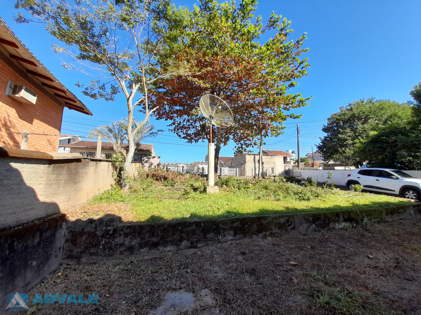 CASA C/ 3 DORMITÓRIOS NO BAIRRO VELHA CENTRAL - IMEDIAÇÕES OMINO HERING — foto 4