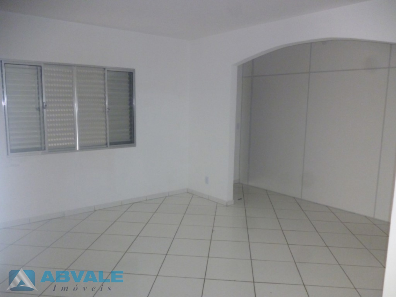 SALA COMERCIAL - Ideal para Clinicas, salão de beleza, escolas, escritórios - Localizada em Corredor de serviço privilegiado. — foto 6