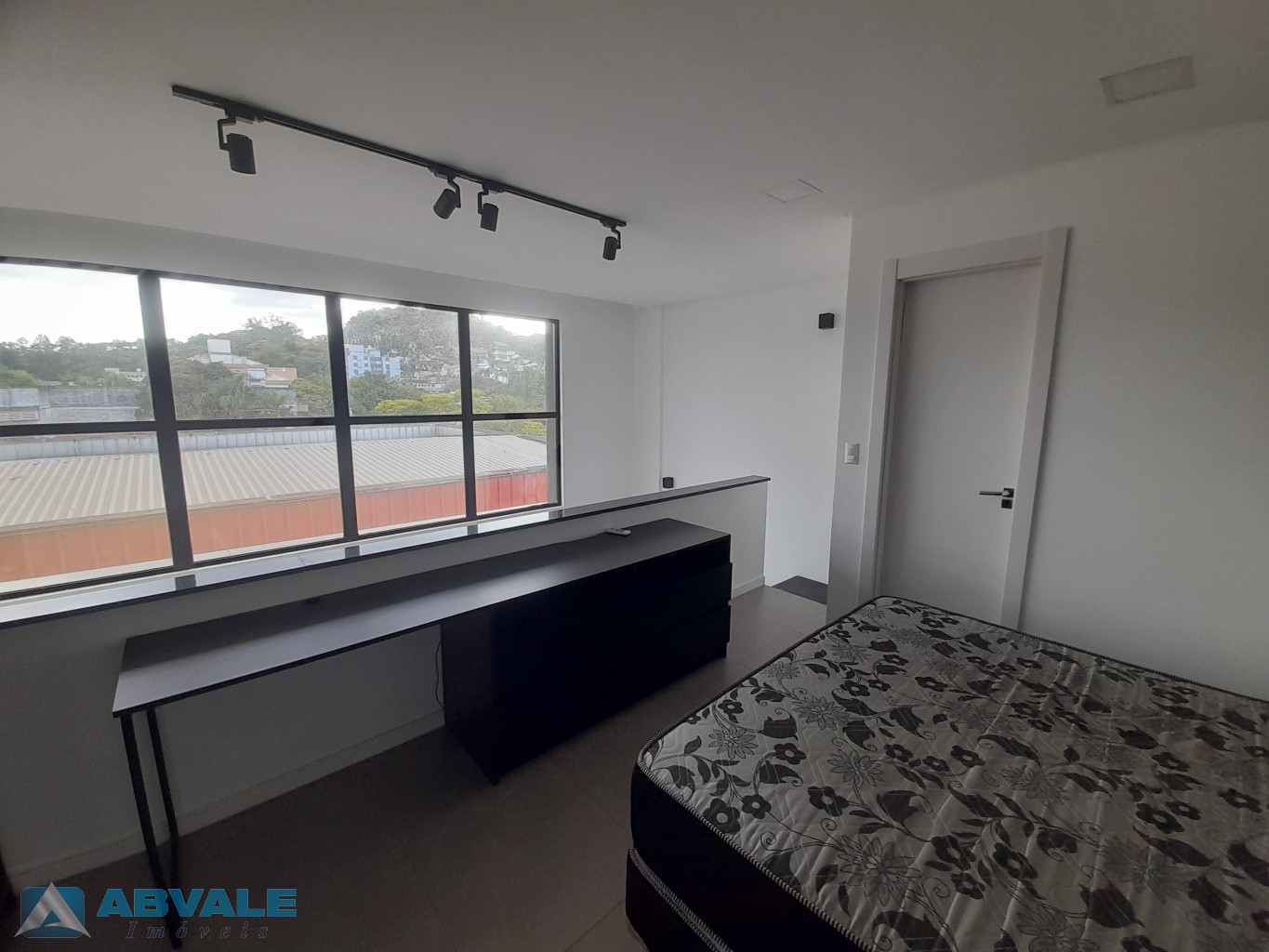 loft totalmente mobiliado, com garagem e estrategicamente localizado em Blumenau — foto 4