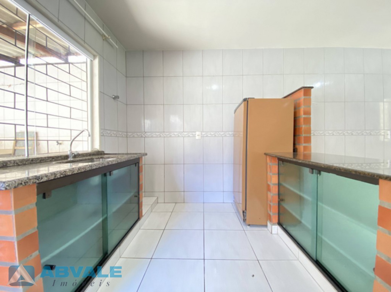 Casa de Alvenaria em Perequê, com 4 dormitórios e Garagem — foto 5