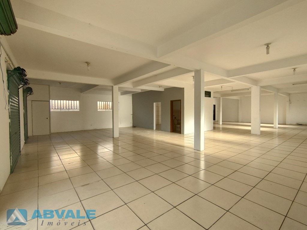 Aproximadamente 340m, tem essa ampla loja para locação na Rua General Osório - Blumenau/SC — foto 3