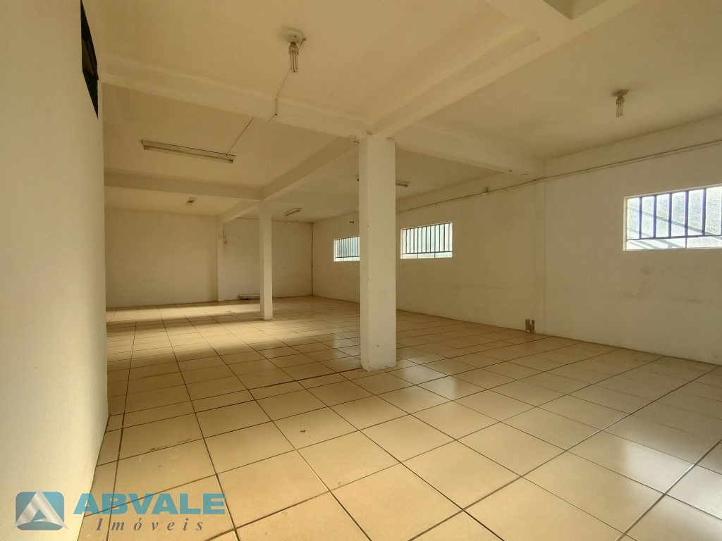 Aproximadamente 340m, tem essa ampla loja para locação na Rua General Osório - Blumenau/SC — foto 6