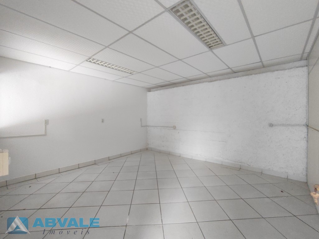 Aproximadamente 130m, esse depósito para locação na Rua Frei Estanislau Schaette - Blumenau/SC — foto 5