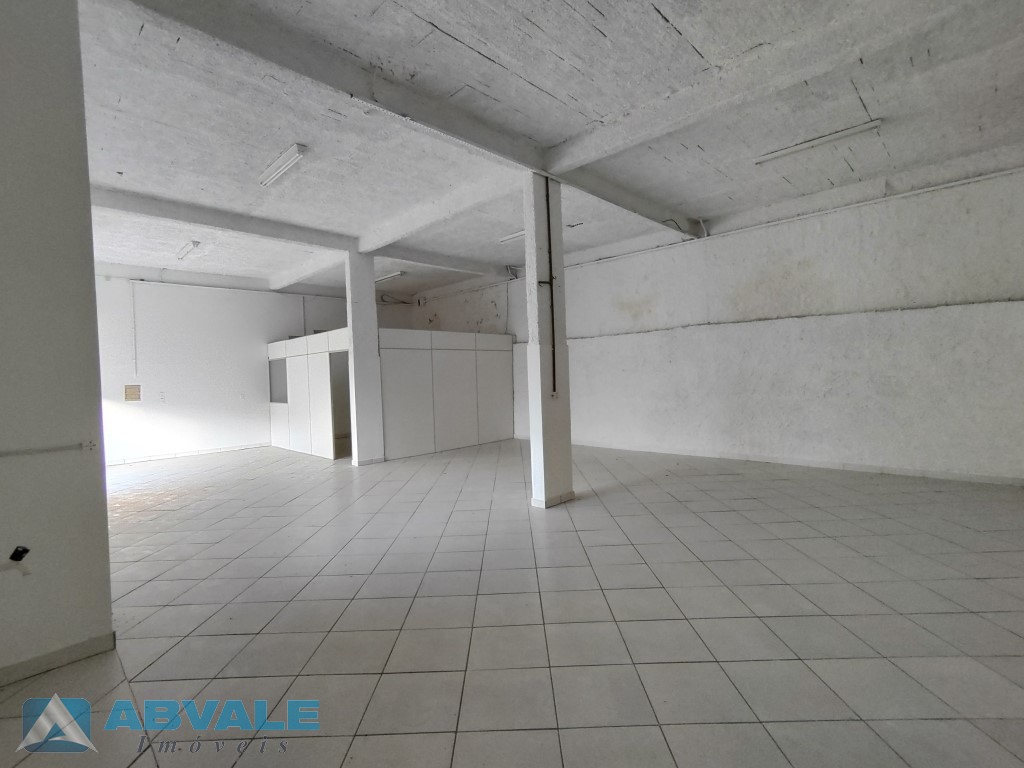 Aproximadamente 130m, esse depósito para locação na Rua Frei Estanislau Schaette - Blumenau/SC — foto 3