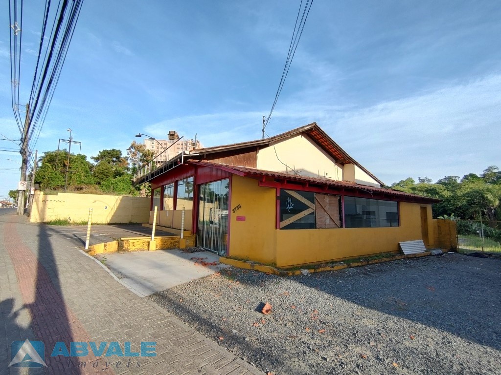 Aproximadamente 3.936m, terreno com opção de escritório para locação na Rua General Osório - Blumenau/SC - foto 1