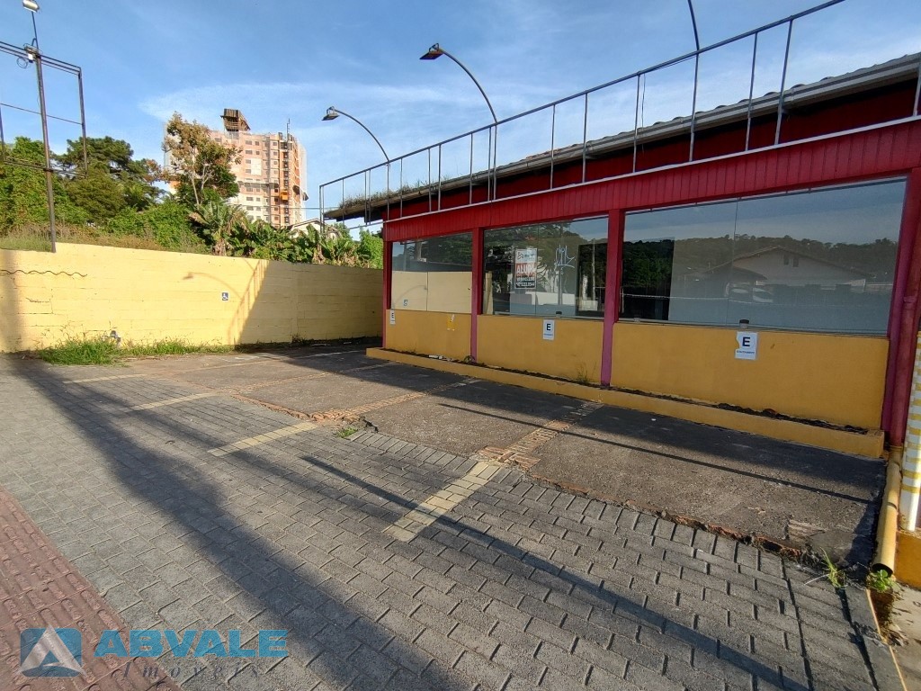 Aproximadamente 3.936m, terreno com opção de escritório para locação na Rua General Osório - Blumenau/SC — foto 4