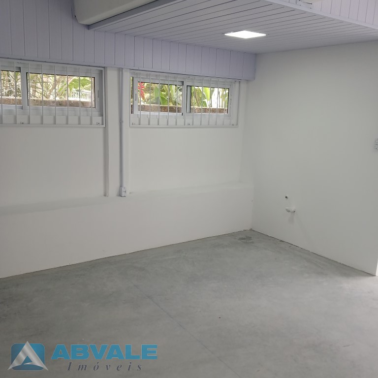 SALA TERRÉA - PAVIMENTO SUB SOLO no BAIRRO GARCIA, com 2 Banheiros. Localização estratégica próximo à Cooper, Farmácia Panvel e Colégio Santos Dumont. Agende sua visita — foto 6