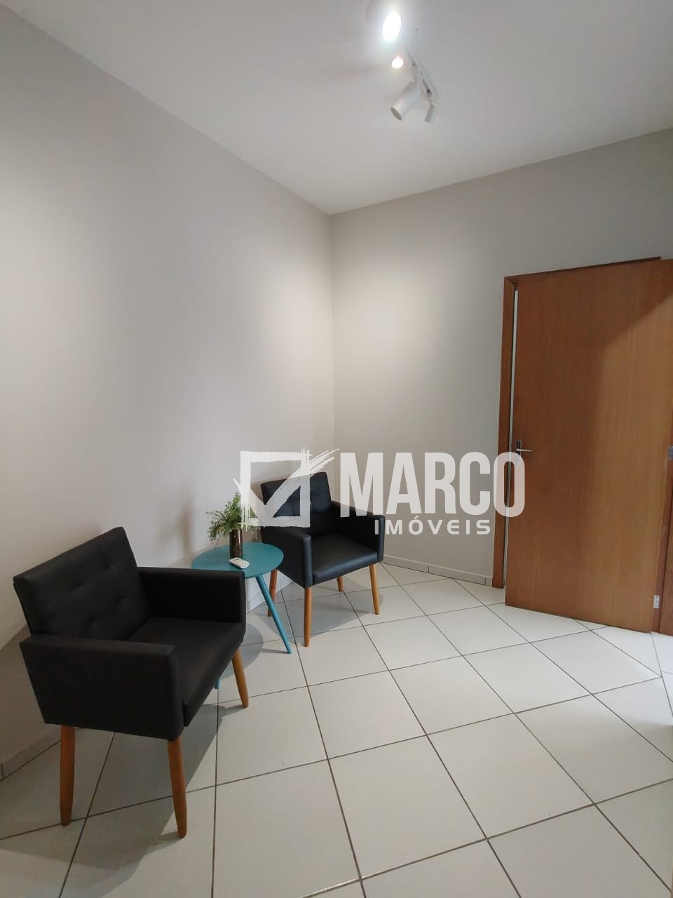 Sala Comercial no centro da cidade. - foto 1