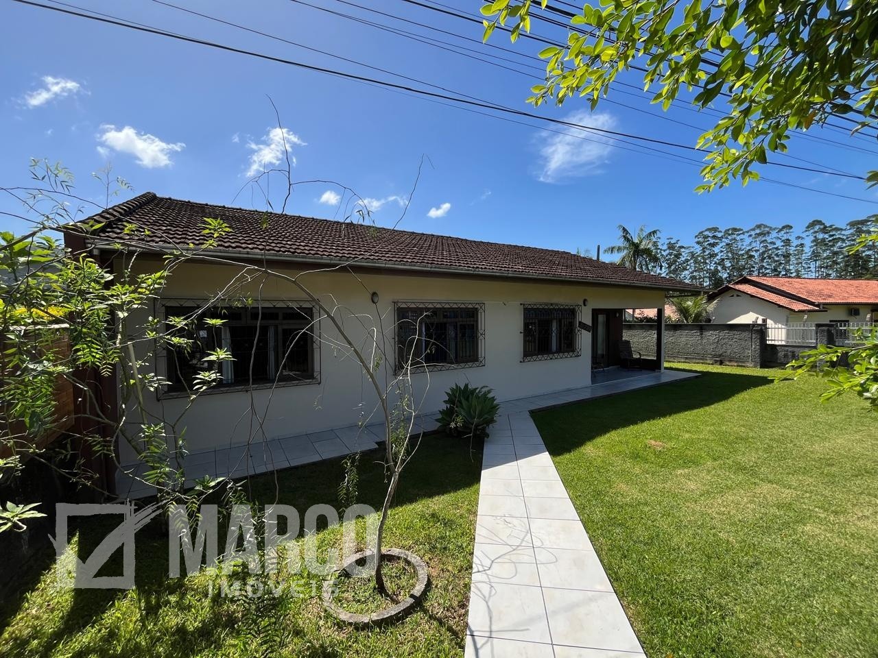 Duas Casas + Quitinete em Terreno Amplo no bairro Testo Central - foto 1