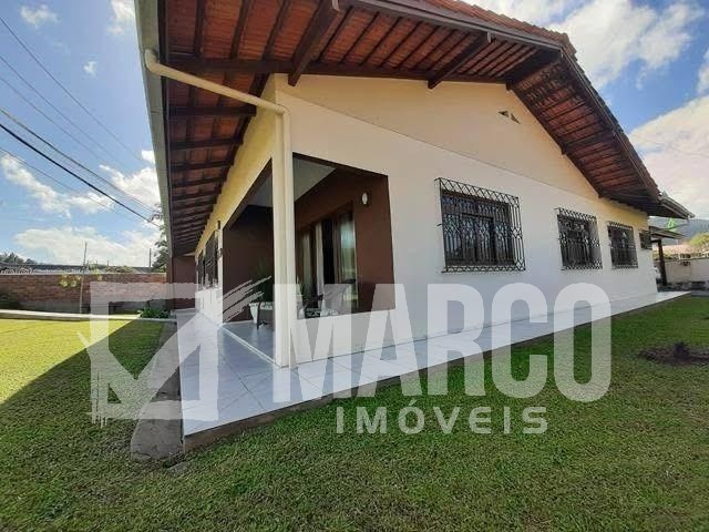Duas Casas + Quitinete em Terreno Amplo no bairro Testo Central — foto 2