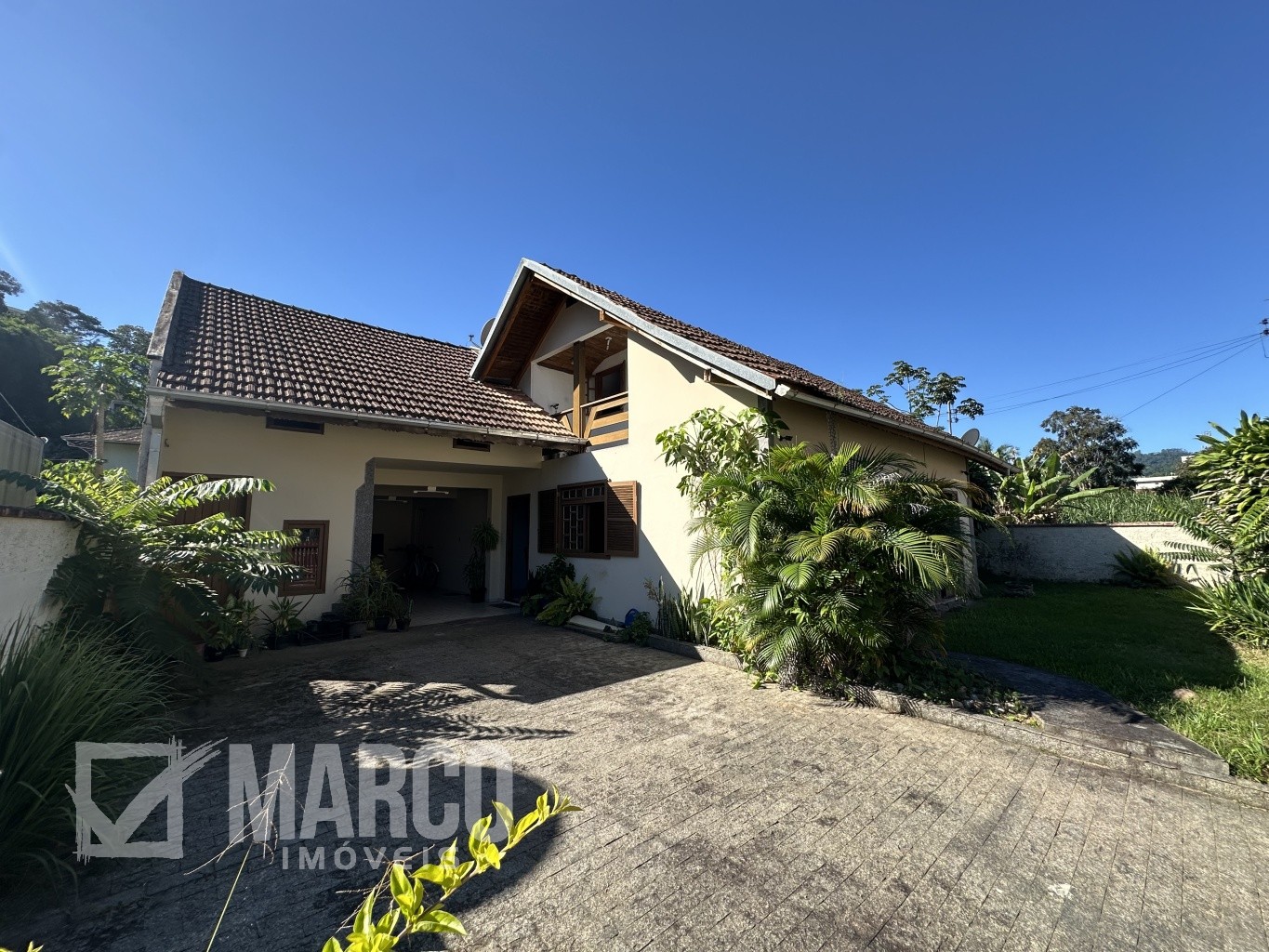Casa com Suíte, Banheira e Espaço Superior - 270m a 3 Minutos do Centro de Pomerode - foto 1