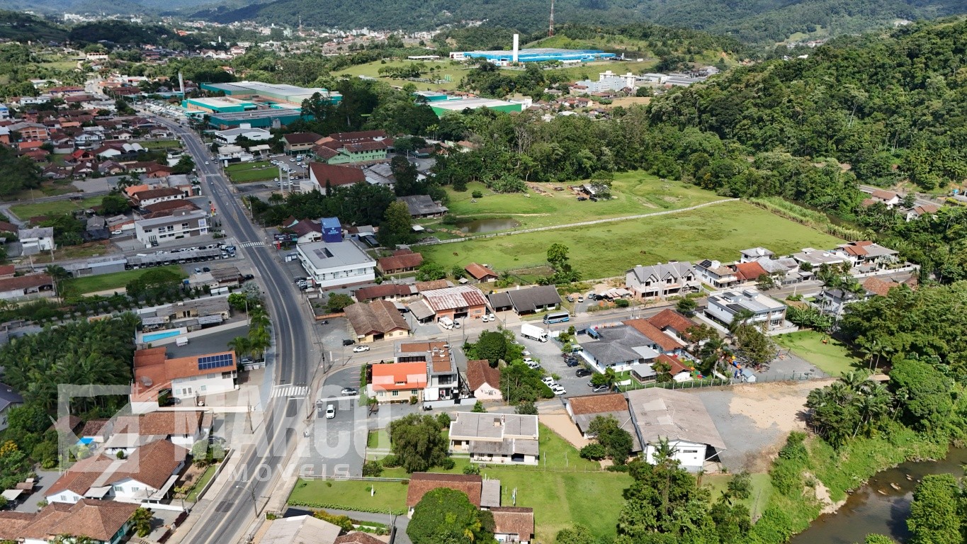 Casa e galpão em terreno de 3.659,80m — foto 5