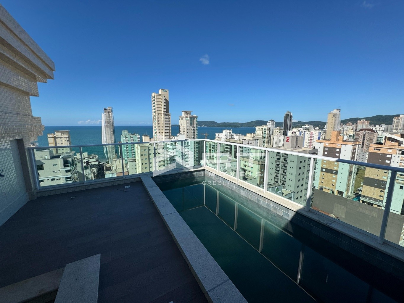 Cobertura de 4 quartos, 296m² no bairro Meia Praia, em Itapema | Eu Corretor