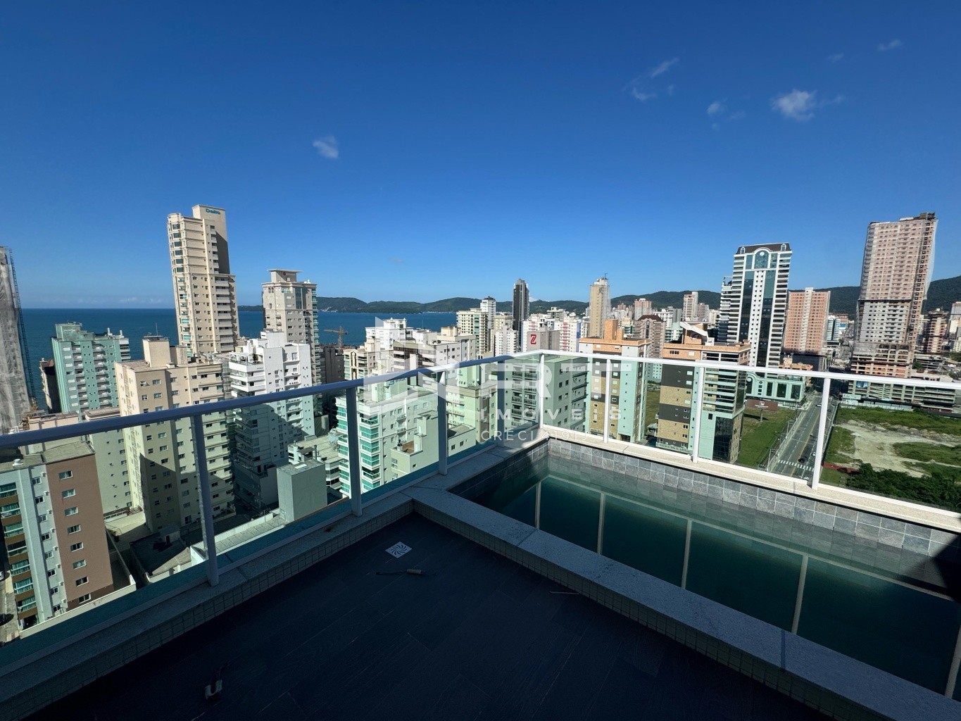 Cobertura de 4 quartos, 296m² no bairro Meia Praia, em Itapema | Eu Corretor