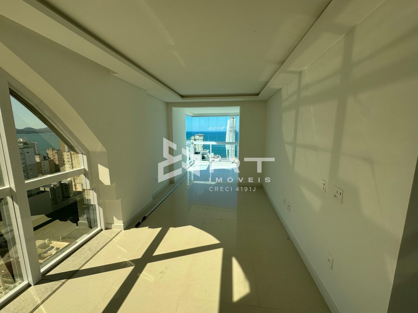 Cobertura de 4 quartos, 296m² no bairro Meia Praia, em Itapema | Eu Corretor