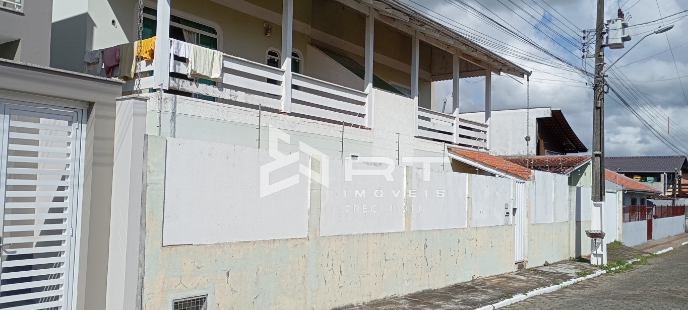 Casa de 3 quartos, 400m² no bairro Centro, em Balneário Piçarras | Eu Corretor