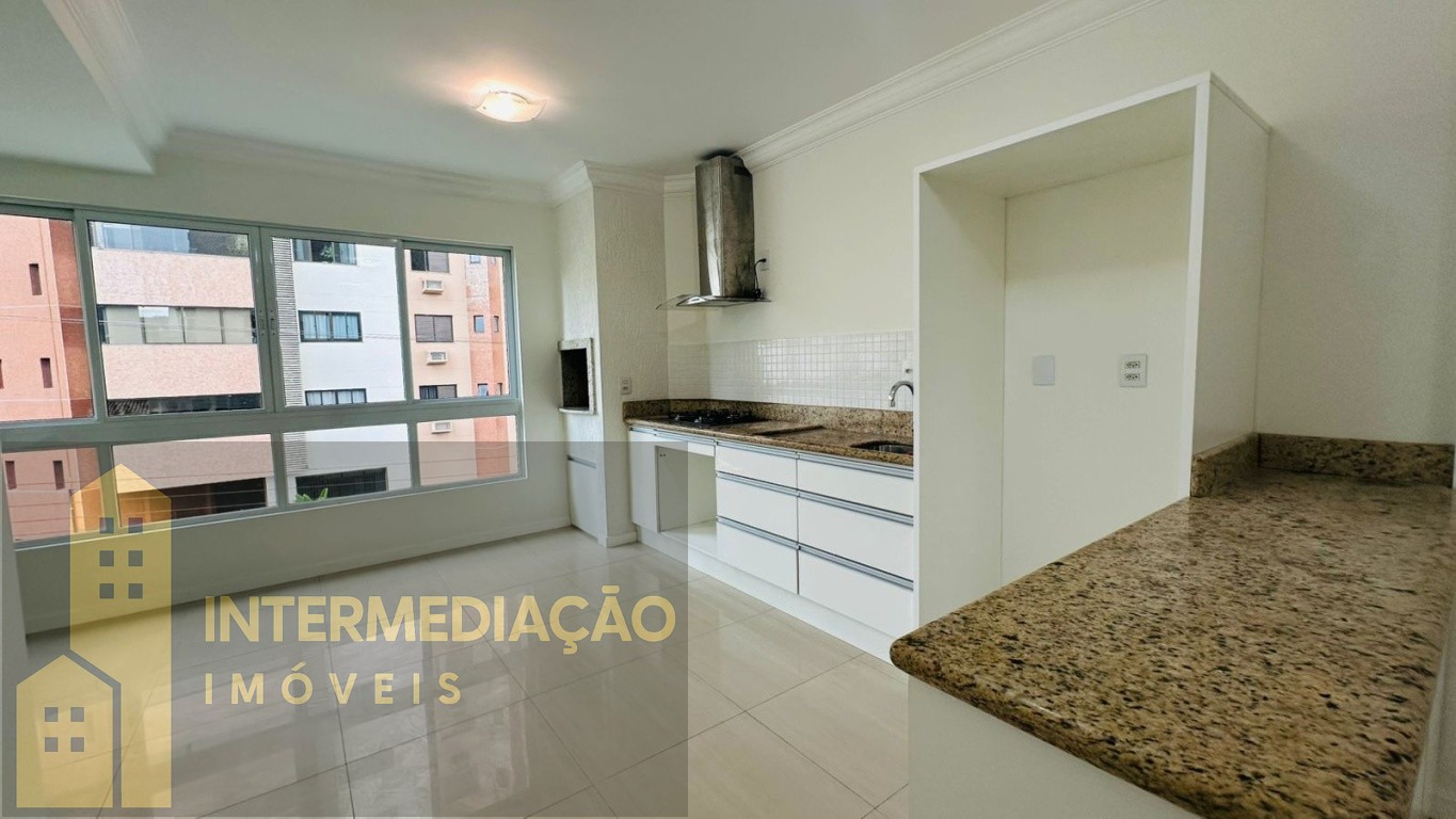 Apartamento com 2 suítes e 2 vagas de garagem, no bairro Vila Nova - Blumenau — foto 2
