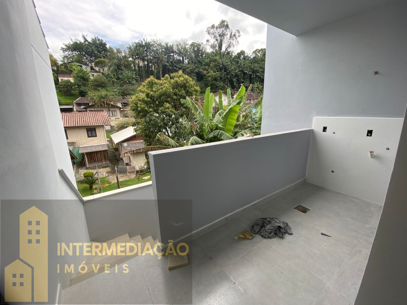 SOBRADOS NOVOS EM FASE FINAL DE CONSTRUÇÃO NO BAIRRO TRIBESS — foto 7