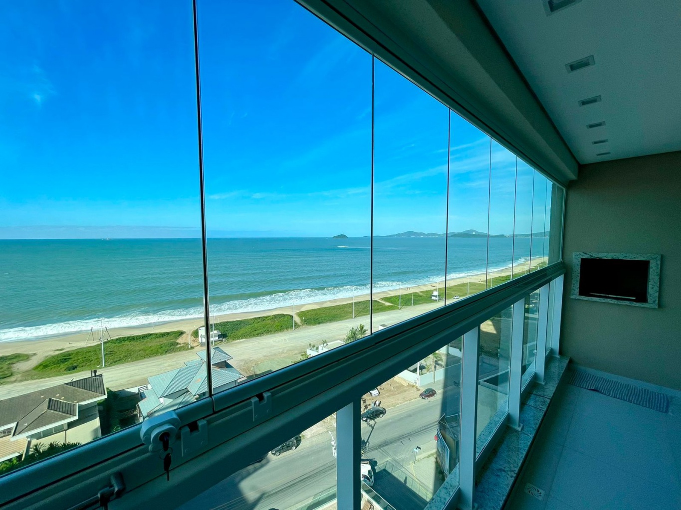 Apartamento Frente Mar com 3 suítes - foto 1