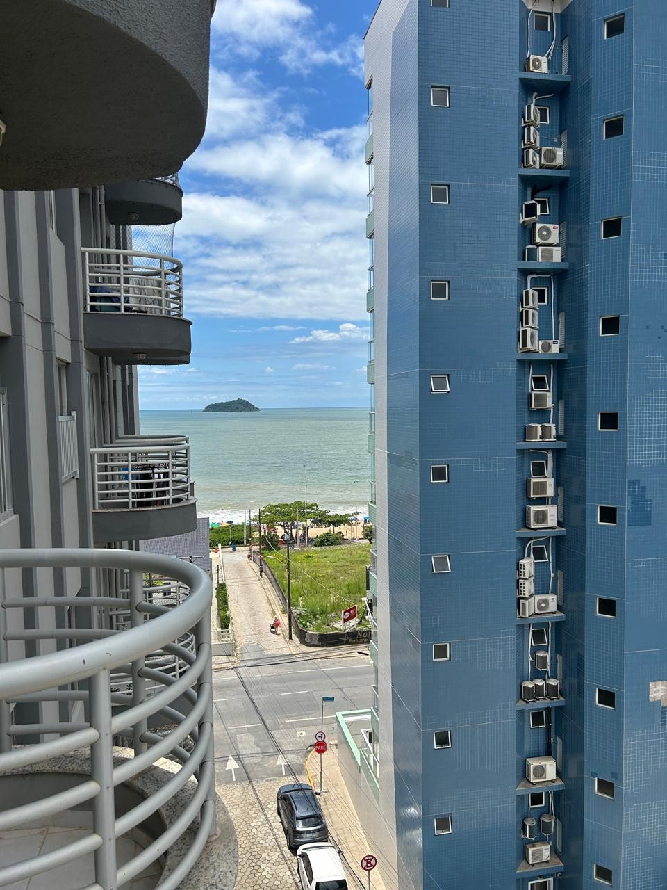 Apartamento mobiliado com 3 quartos e vista para o mar no Centro - foto 1