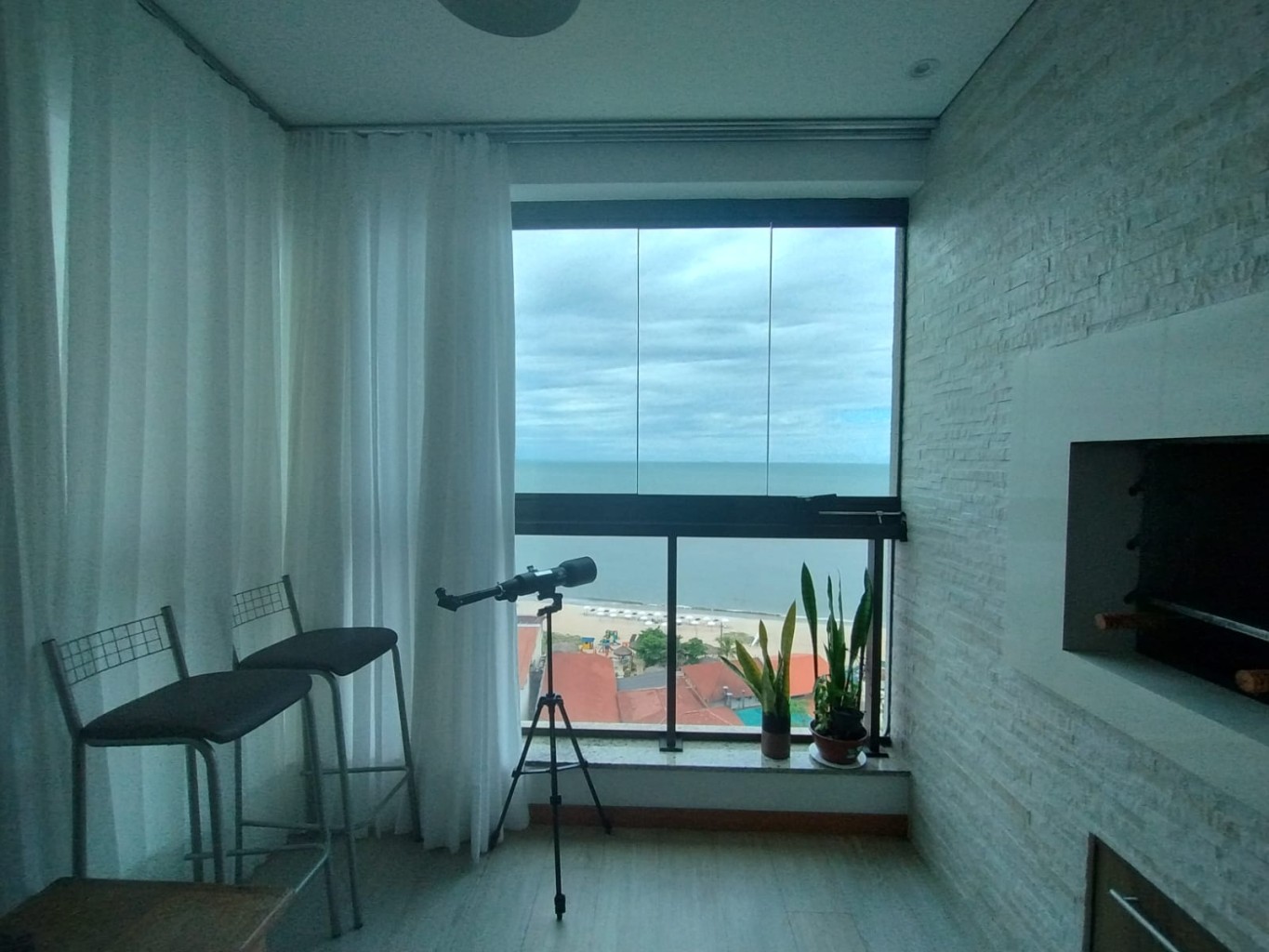 Apartamento em Penha com 3 quartos sendo 1 suíte com vista Mar - foto 1