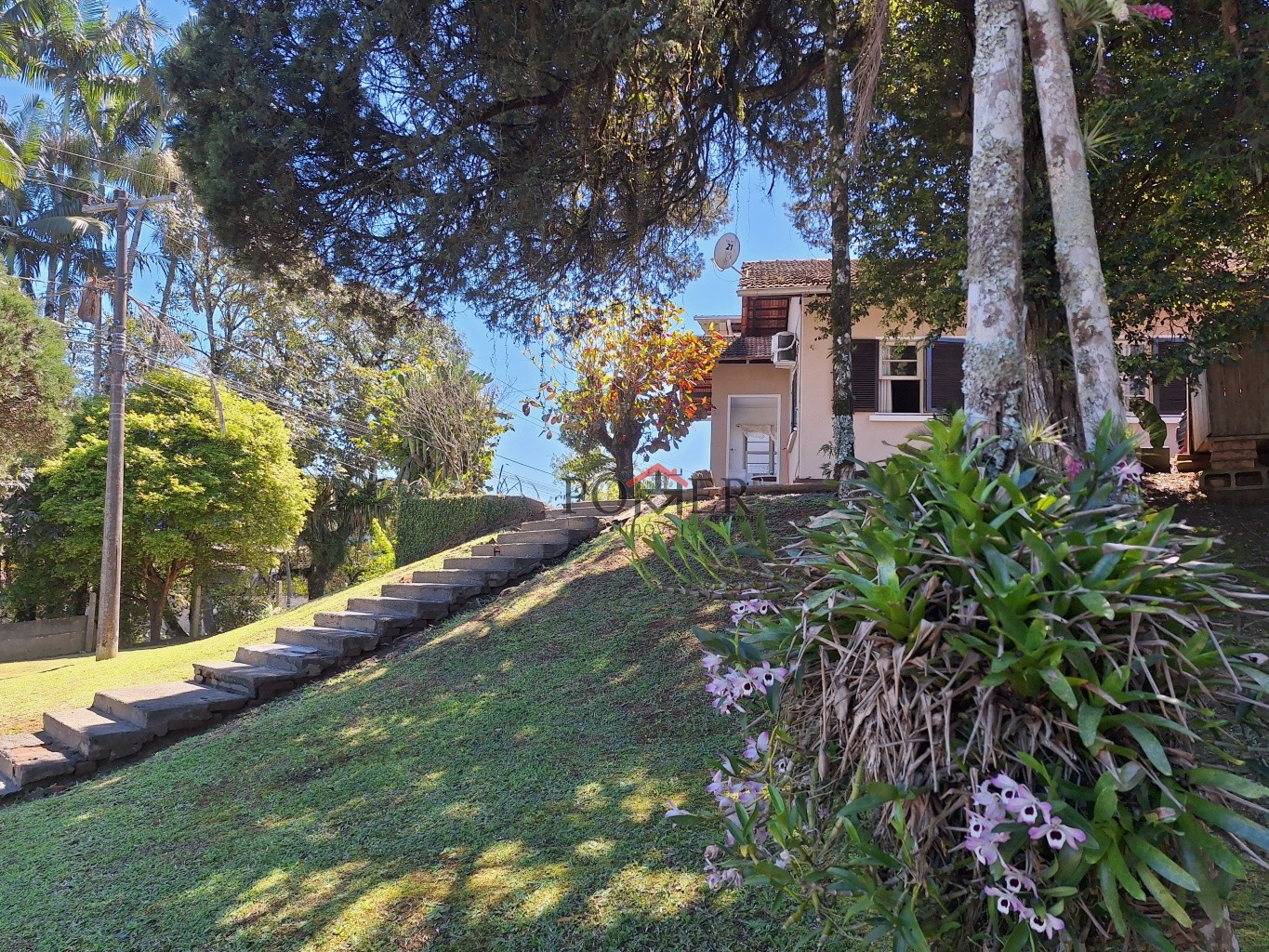 Super Oportunidade de Casa em Testo Central, cidade de Pomerode com 170,00m de construção, terreno com 1.480,00m - foto 1