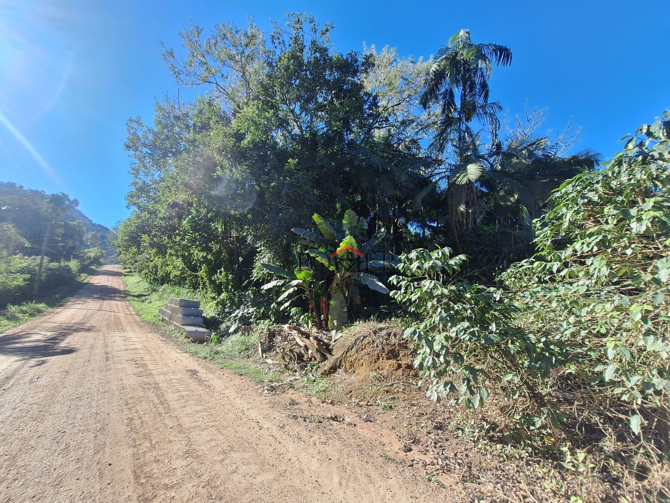 Terrenos em rua alta e tranquila, sem saída, no Bairro de Testo Rega na cidade de Pomerode com 500,00m, fazendo frente em 20,00 metros. — foto 2