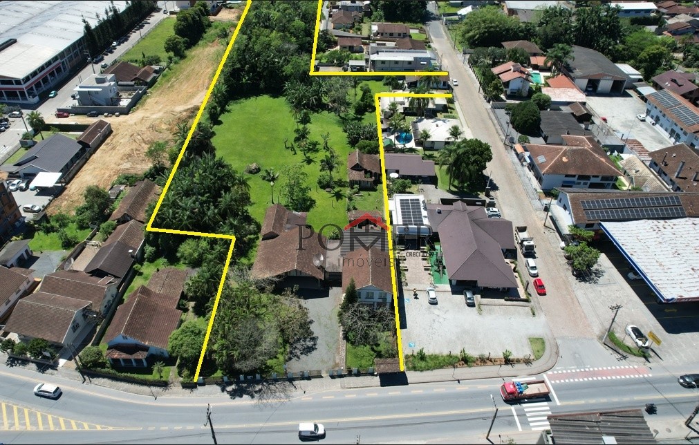 Excelente oportunidade comercial com amplo terreno, eixo de serviços no bairro Testo Rega na cidade de Pomerode com 9.017,68m, contendo 2 casas e 1 rancho - foto 1