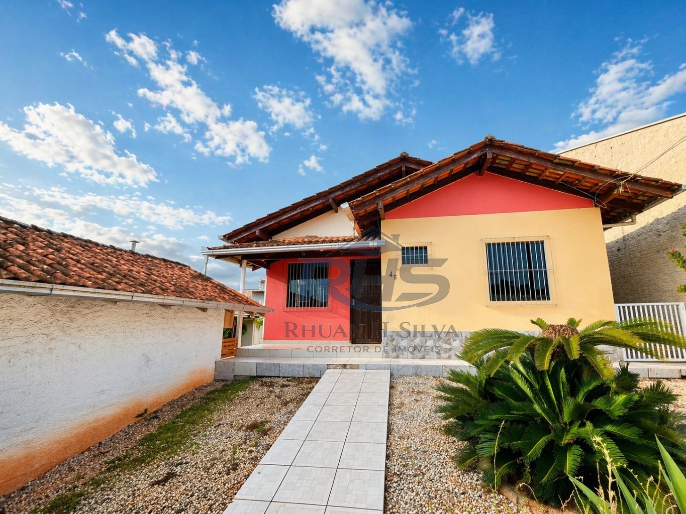 Casa 3 dormitórios, sendo 1 suíte, no Bairro Itoupavazinha
