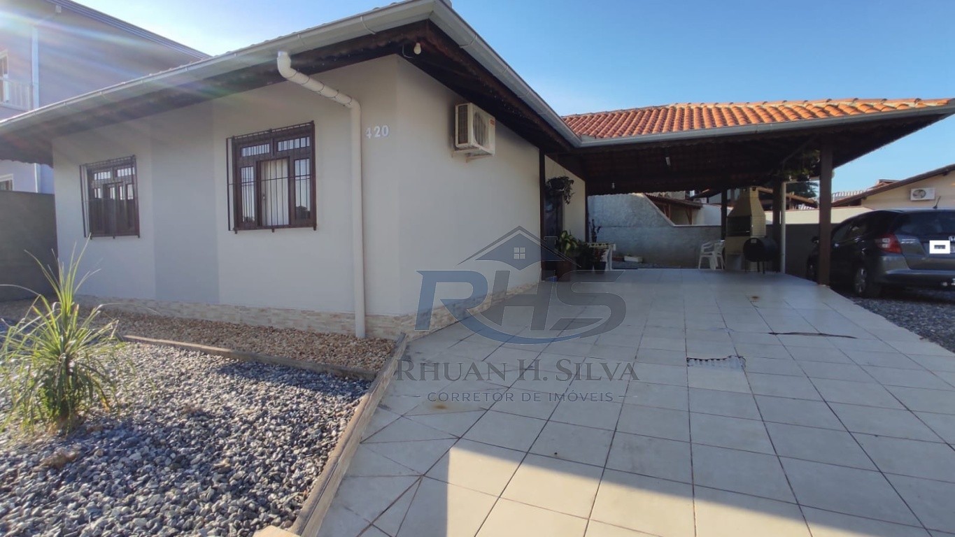 Casa plana de 3 dormitórios no Bairro Testo Salto